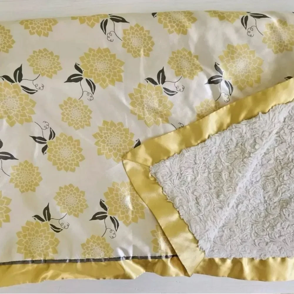 ♥️ The Peanut shell STELLA Yellow Cream
Gray Baby Blanket Dahlia Flowers - Picture 4 of 12